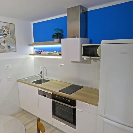 Sonniger Rueckzugsort Mit Privatparkplatz By Interhome Apartmán Split